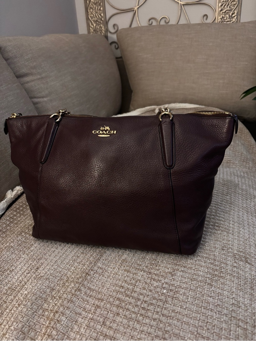 COACH Pebbled Leather Tote Bag Ava in Oxblood F22211